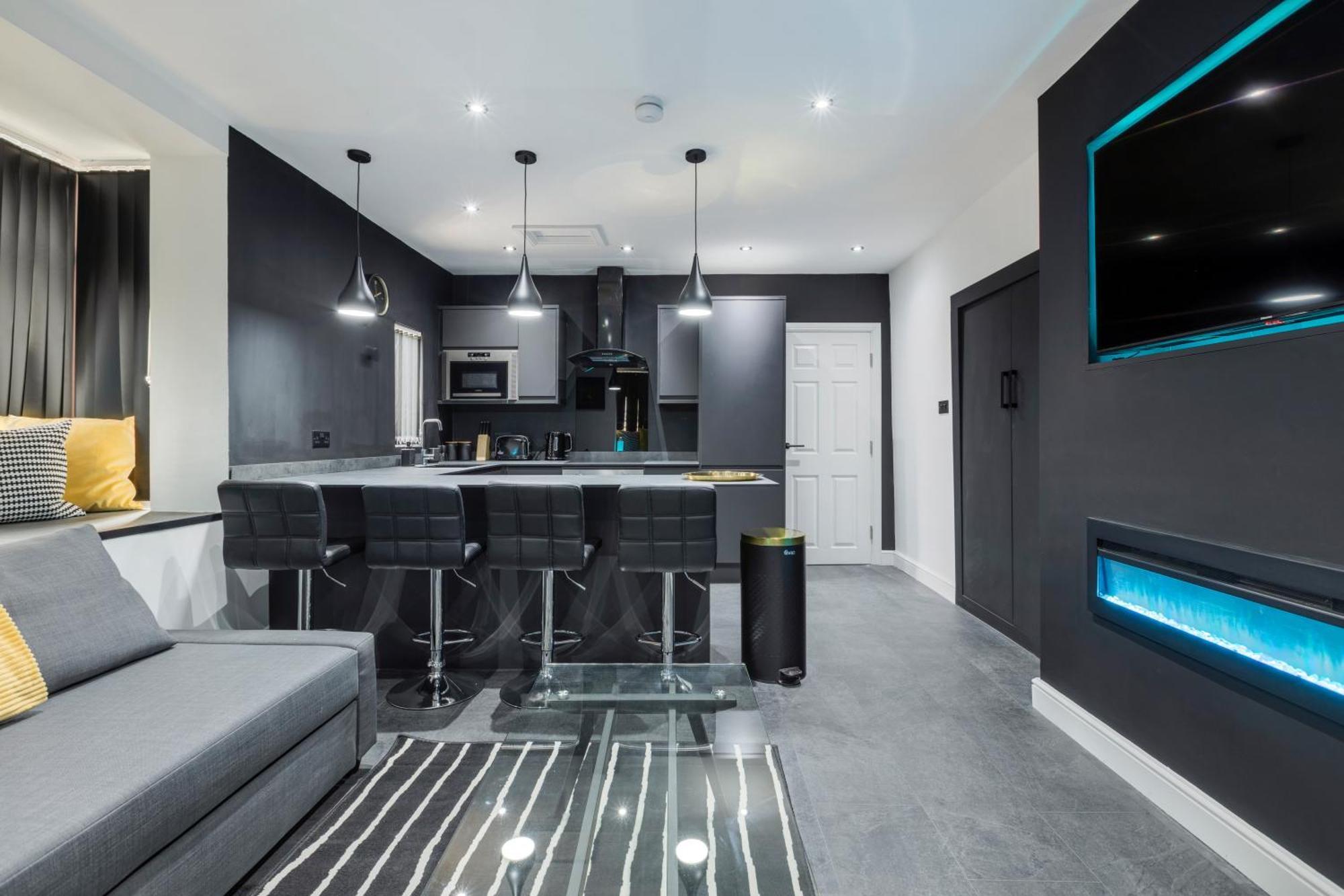 Two Bed Modern Apartment 5Min Walk To Town Centre With Free Parking ! Under New Management 黑潭 外观 照片