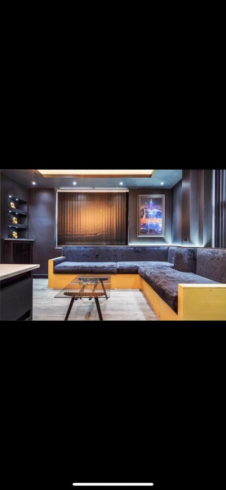 Two Bed Modern Apartment 5Min Walk To Town Centre With Free Parking ! Under New Management 黑潭 外观 照片