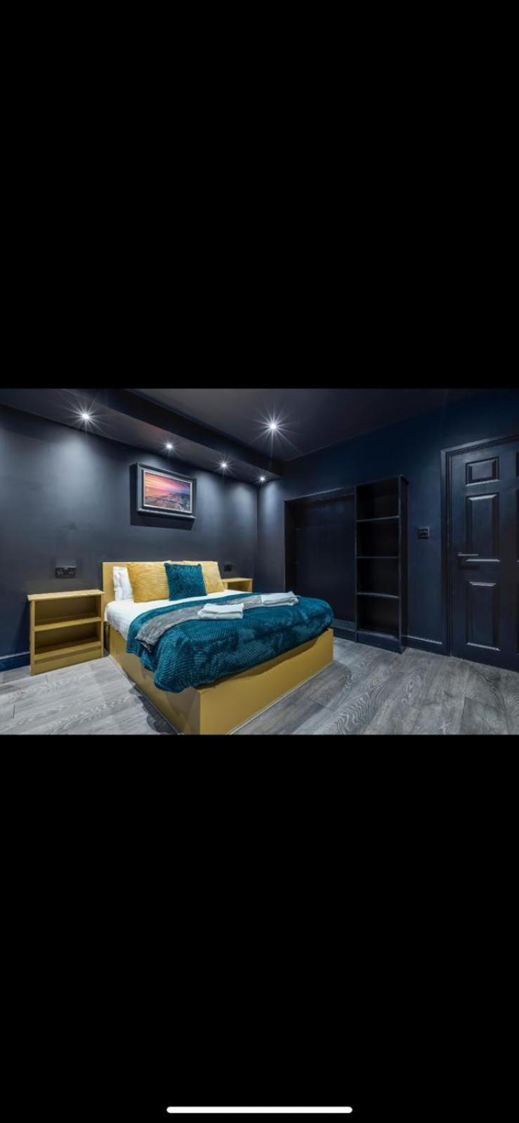 Two Bed Modern Apartment 5Min Walk To Town Centre With Free Parking ! Under New Management 黑潭 外观 照片