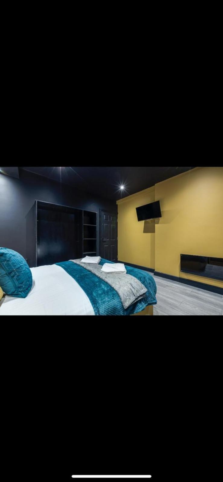 Two Bed Modern Apartment 5Min Walk To Town Centre With Free Parking ! Under New Management 黑潭 外观 照片