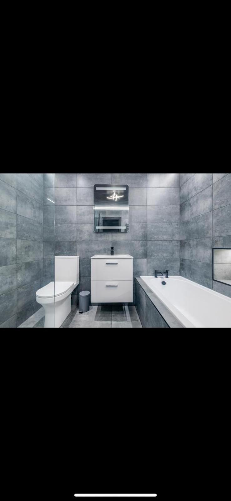 Two Bed Modern Apartment 5Min Walk To Town Centre With Free Parking ! Under New Management 黑潭 外观 照片